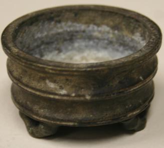 Bronze pot