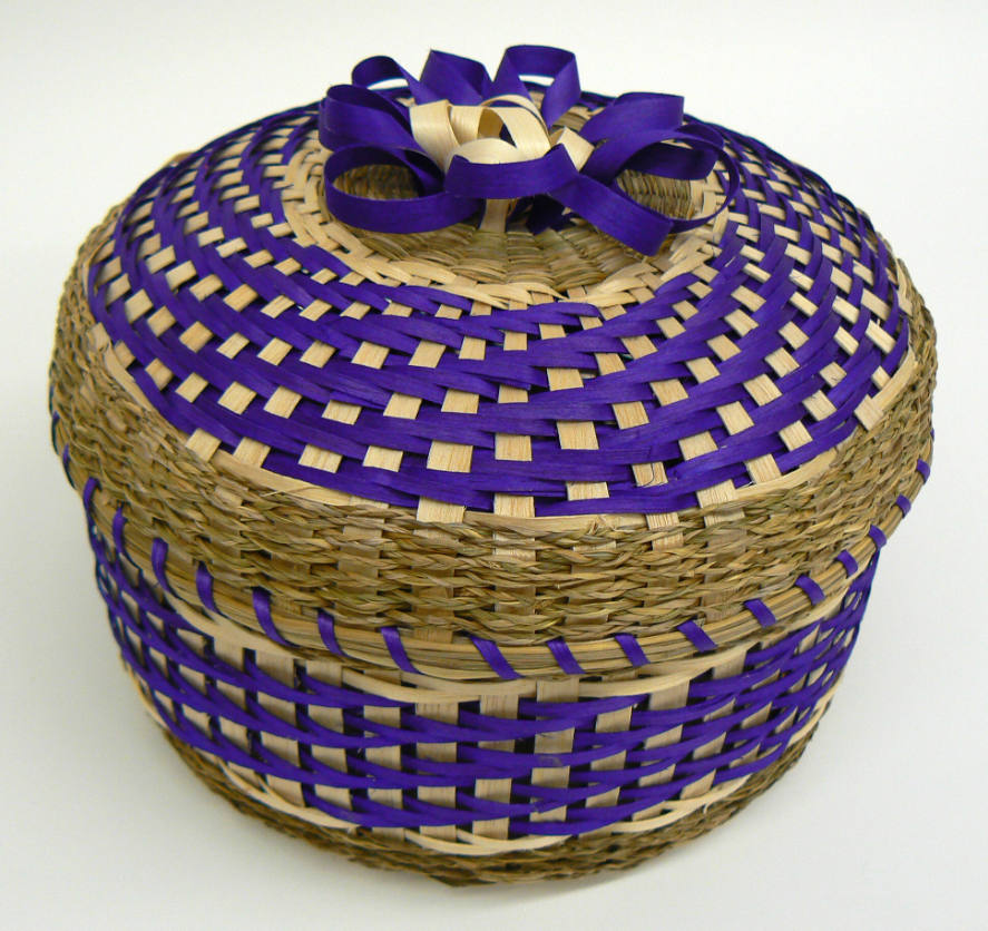 Lidded basket